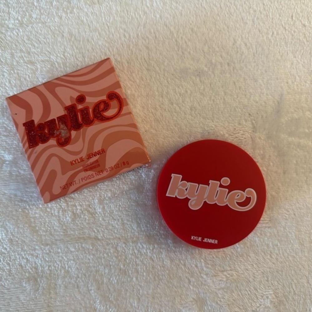 NWT Kylie Cosmetics Dream About Me Highlighter